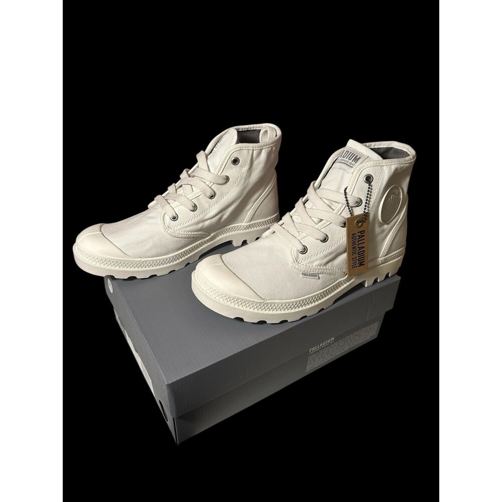 Palladium Boots Womens Med Star White Pampa Hi Top Lace Up New in Box Size 6.5
